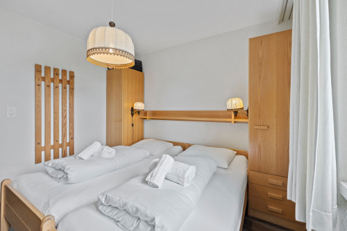 Schlafzimmer 1 mit Doppelbett