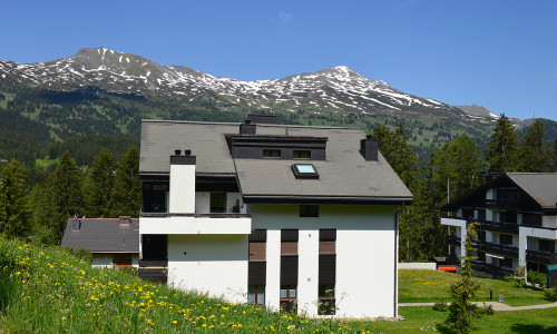 Hausansicht Sommer/von der Seite