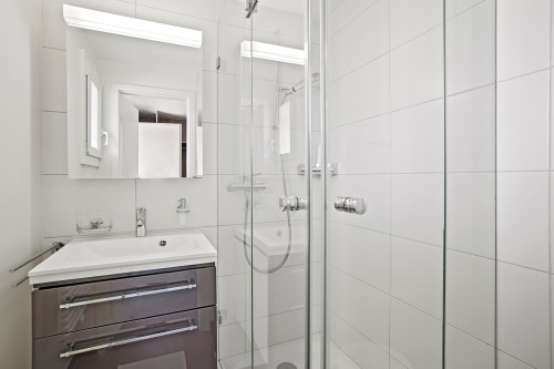 Badezimmer mit Dusche
