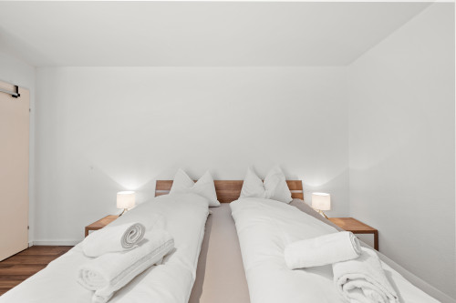 Schlafzimmer mit Doppelbett